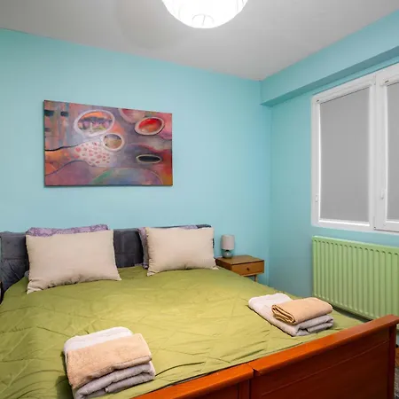 Life In Colours - Artistic 1bd *