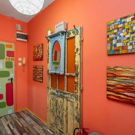 Апартамент Life In Colours - Artistic 1bd София