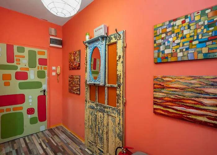 Апартамент Life In Colours - Artistic 1bd София