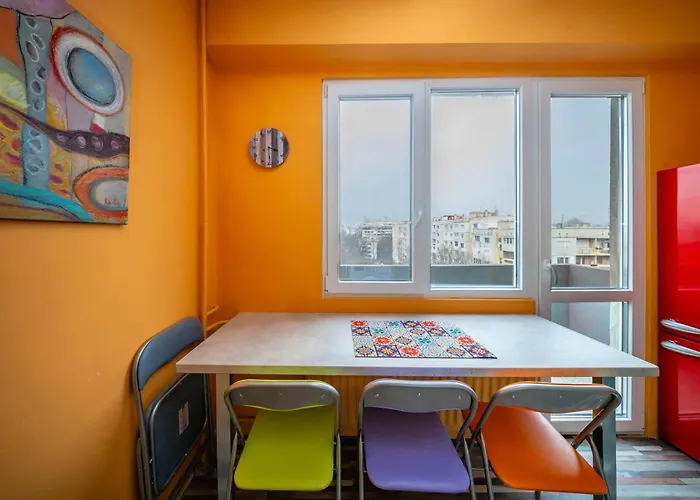 Life In Colours - Artistic 1bd Апартамент *