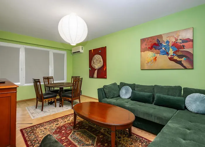 Апартамент Life In Colours - Artistic 1bd София