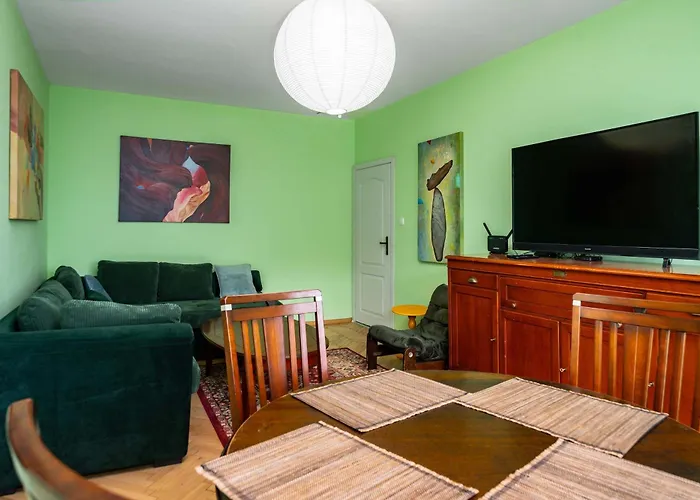 Life In Colours - Artistic 1bd *