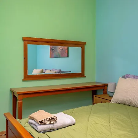 Life In Colours - Artistic 1bd